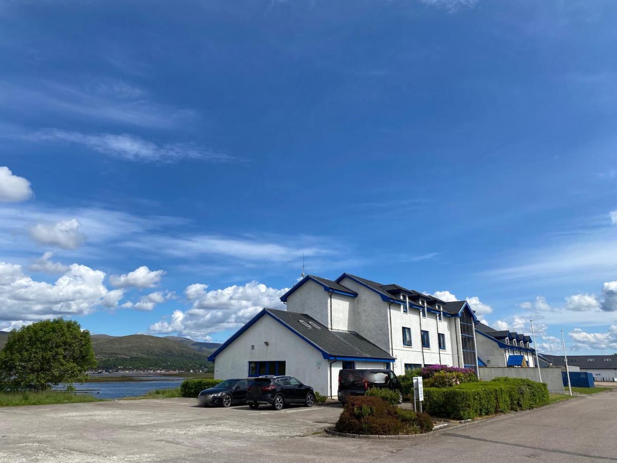 Waterfront Lodge - Accommodation Only Fort William Exterior photo