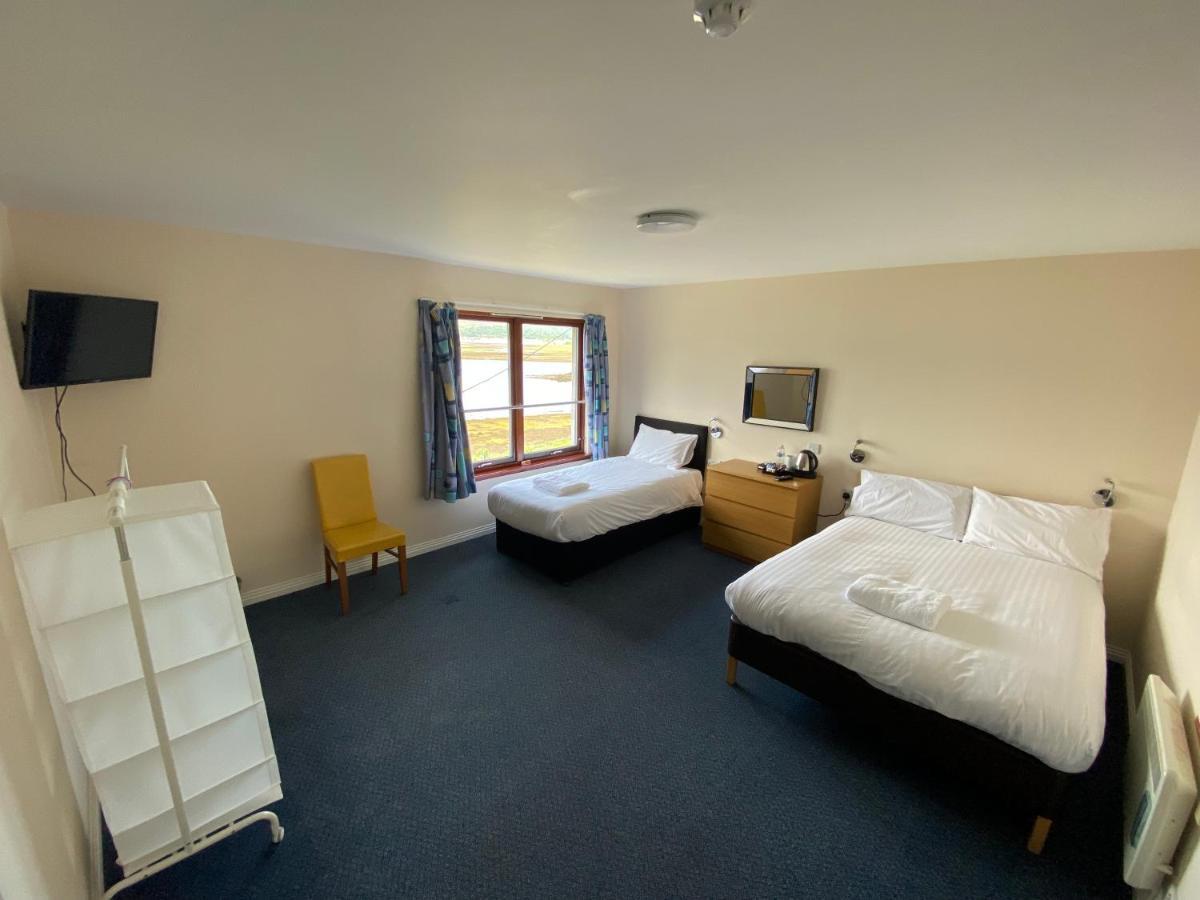 Waterfront Lodge - Accommodation Only Fort William Exterior photo
