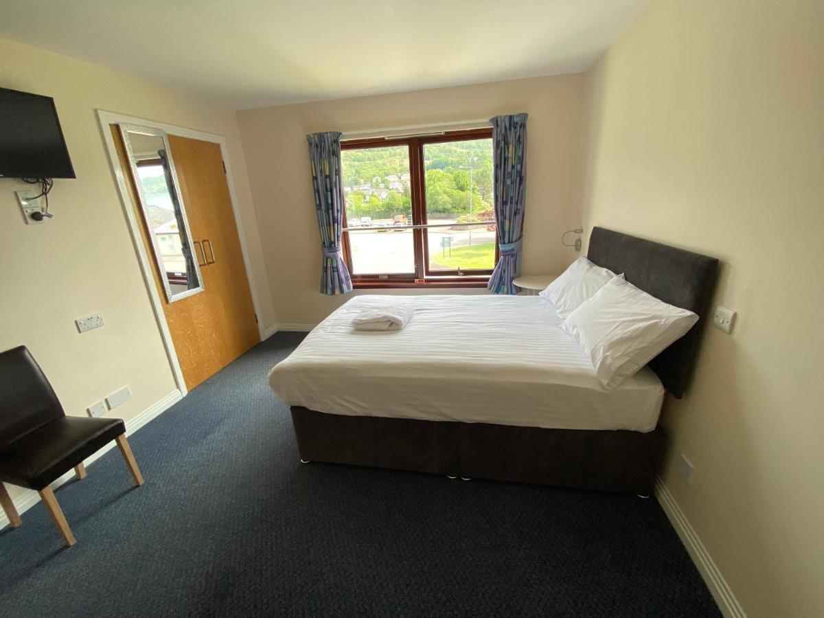 Waterfront Lodge - Accommodation Only Fort William Exterior photo