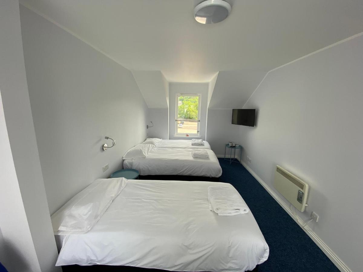 Waterfront Lodge - Accommodation Only Fort William Exterior photo